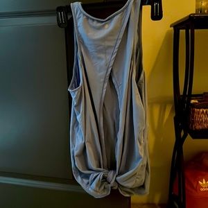 Workout tank with open tie back